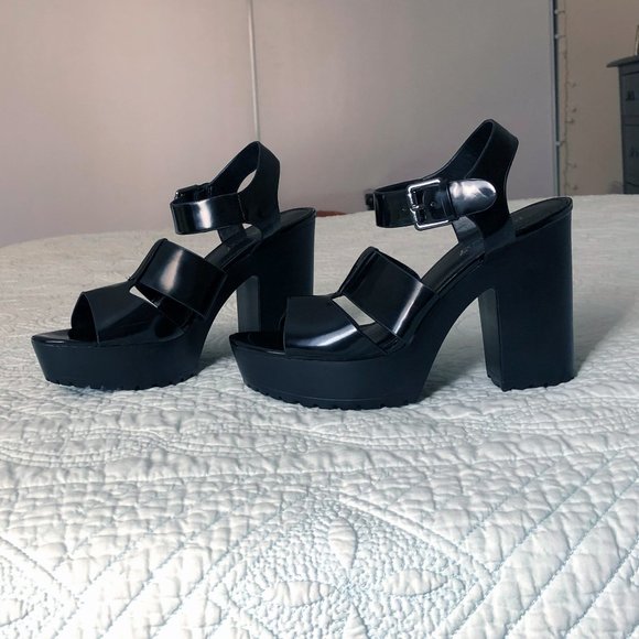 Sophie17 Black Platform Heels - Picture 2 of 5